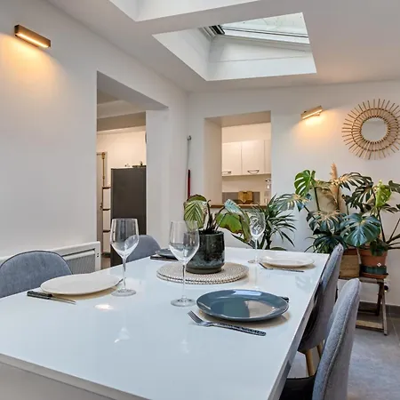 Rod Attractive F2 With Patio On Place Saint Marc In Apartment